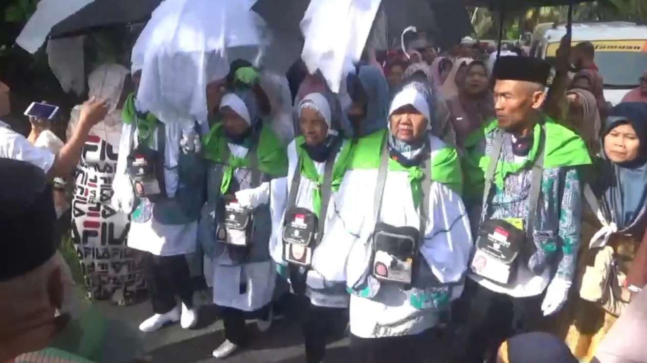 Malapeh Haji, Tradisi Turun-temurun Melepas Jemaah Calon Haji di Padang Pariaman
            - galeri foto