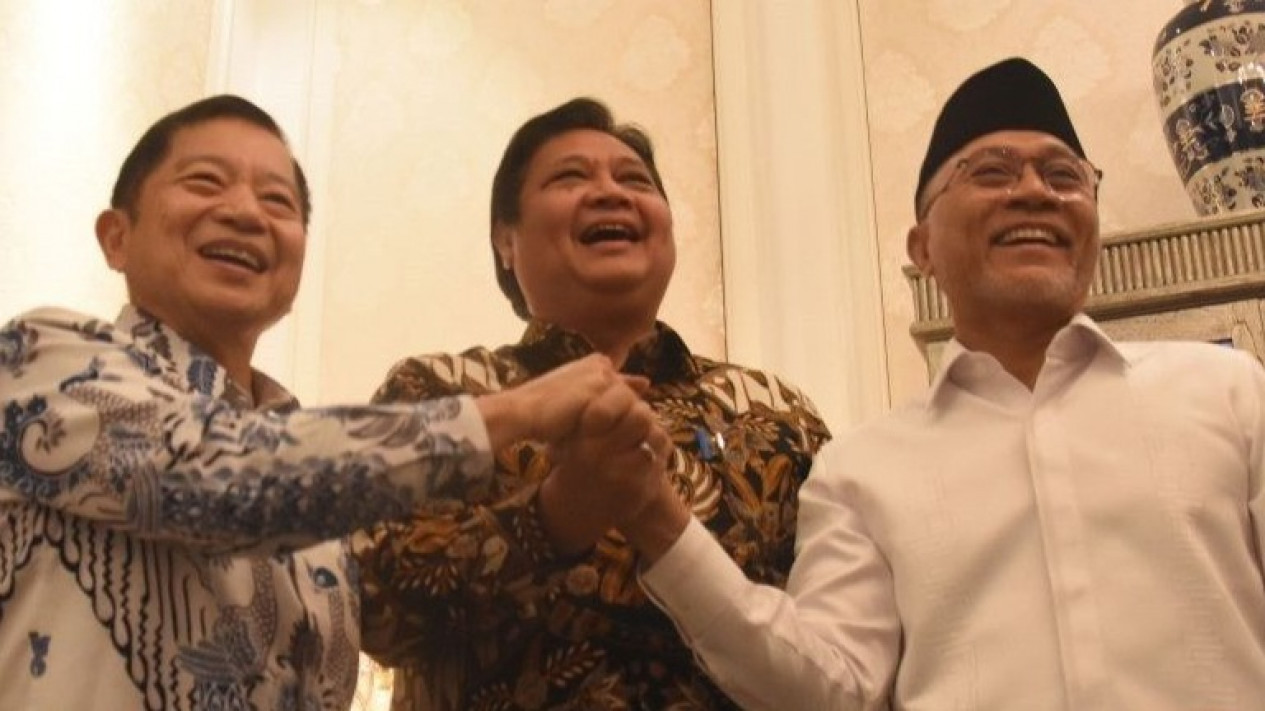 Tiga Ketua Partai Resmi Tandatangani Kesepakatan Deklarasi Koalisi Indonesia Bersatu
            - galeri foto