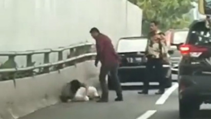 Viral Pengemudi Berpelat RFH Lakukan Aksi Pemukulan di Tol Gatot Subroto