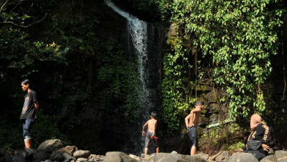 Pesona Alami dan Segarnya Air Terjun Grenjengan Sewu di Pati