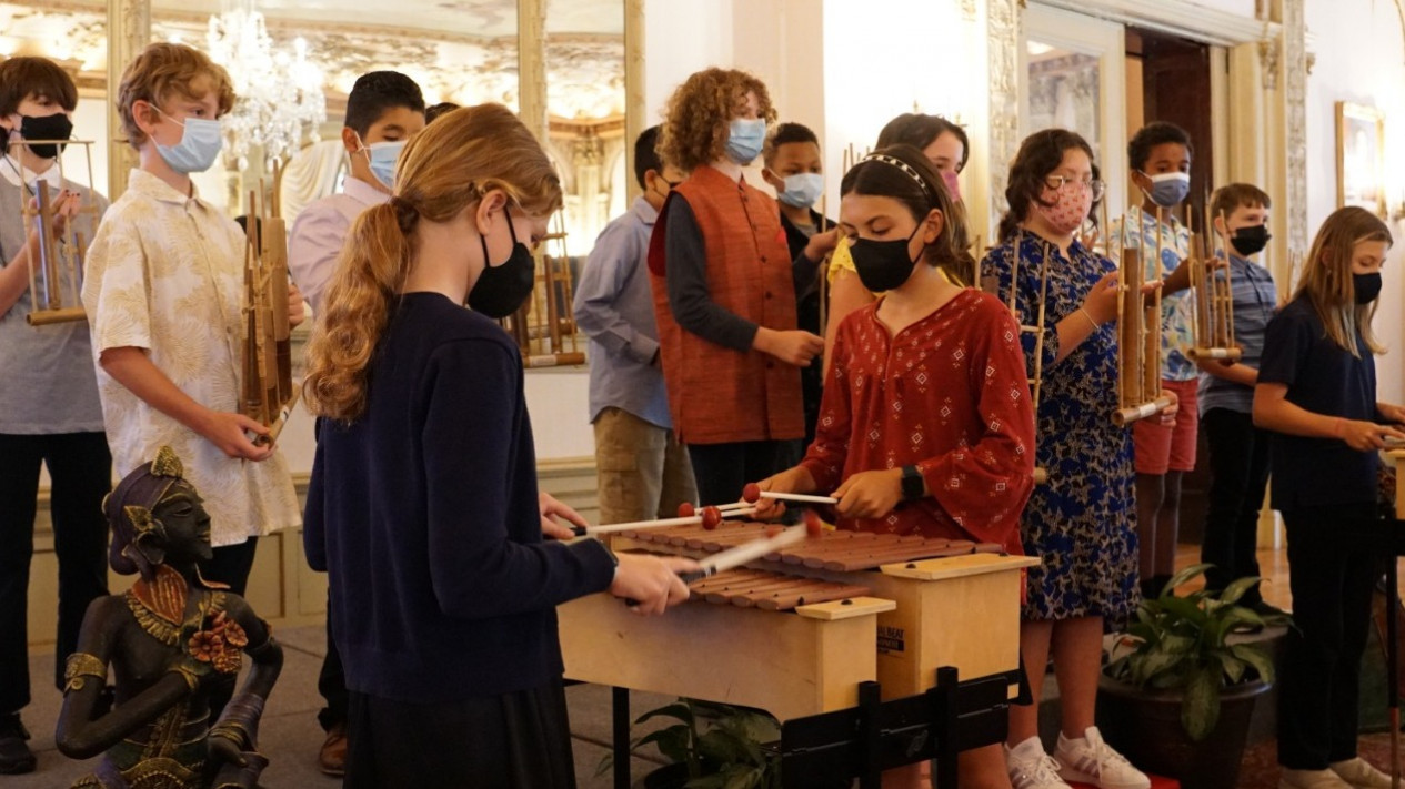 Bikin Bangga! Lagu Burung Kakatua Dinyanyikan Siswa SD di AS Sambil Bermain Angklung
            - galeri foto