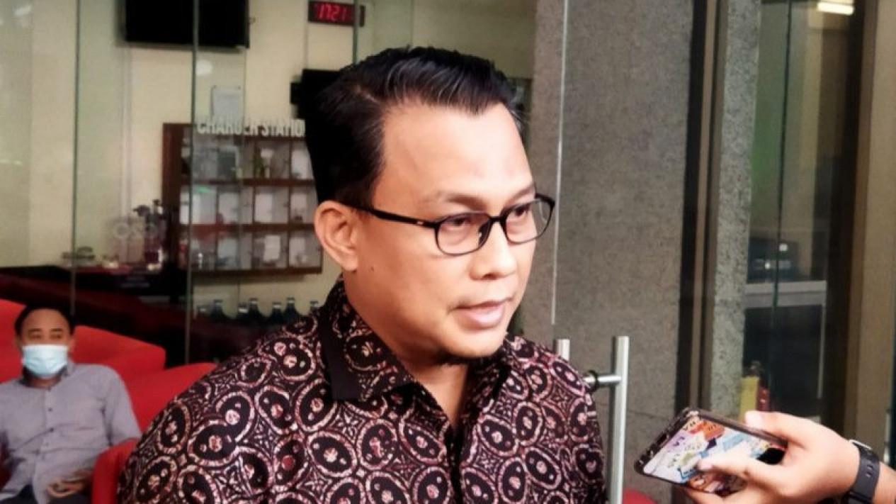 KPK Periksa 10 Saksi Kasus TPPU Bupati Banjarnegara Budhi Sarwono
            - galeri foto