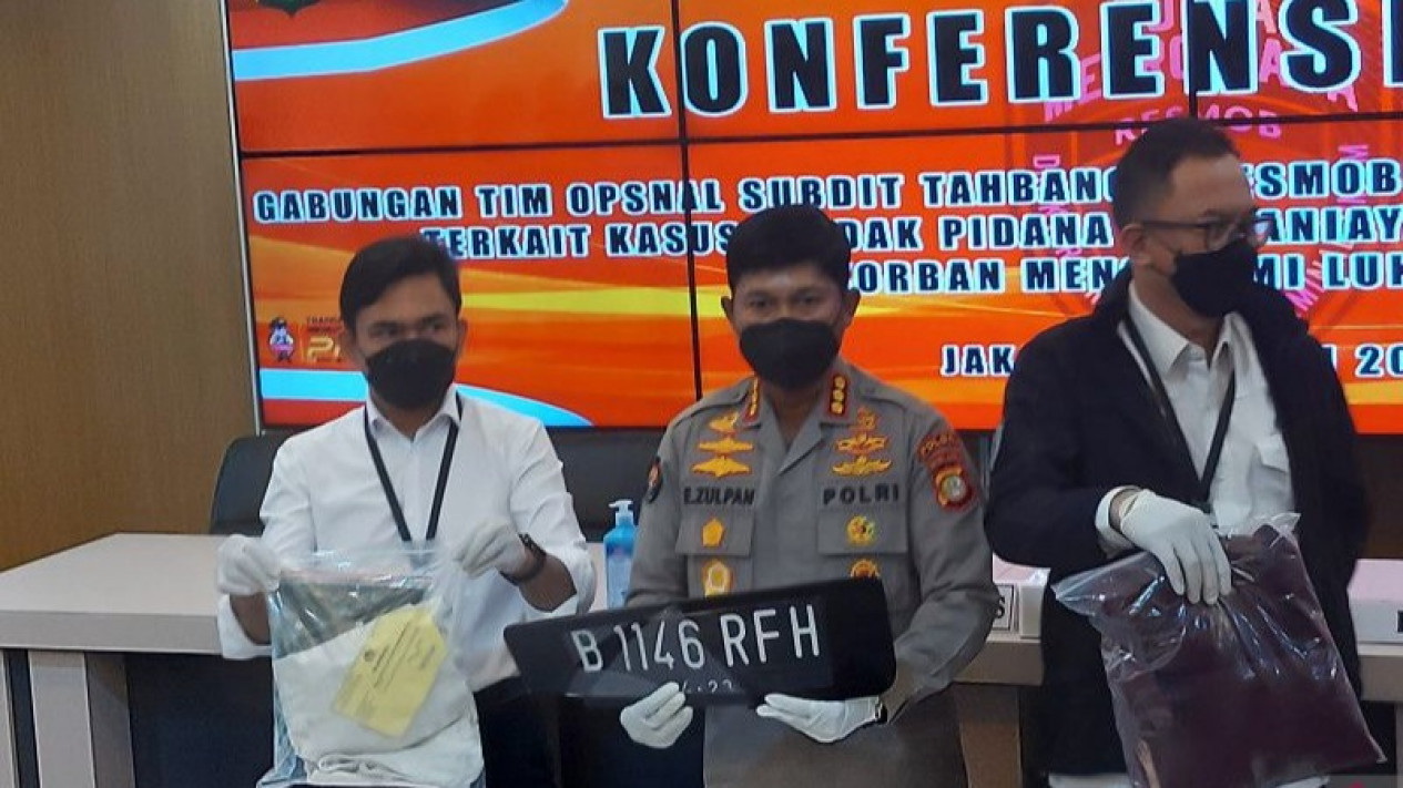 Faisal Marasabessy Ditetapkan sebagai Tersangka Kasus Penganiayaan di Tol
            - galeri foto