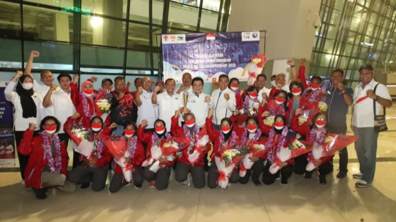 Bangga, Tim Putri U-23 Indonesia Juara Dunia Arung Jeram
            - galeri foto
