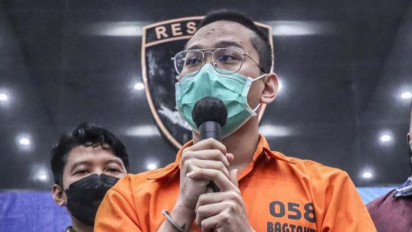 Penyidik Dittipideksus Bareskrim Polri Sita Uang Rp1,88 Miliar dari Tersangka Kasus Penipuan Investasi Binary Option Indra Kenz