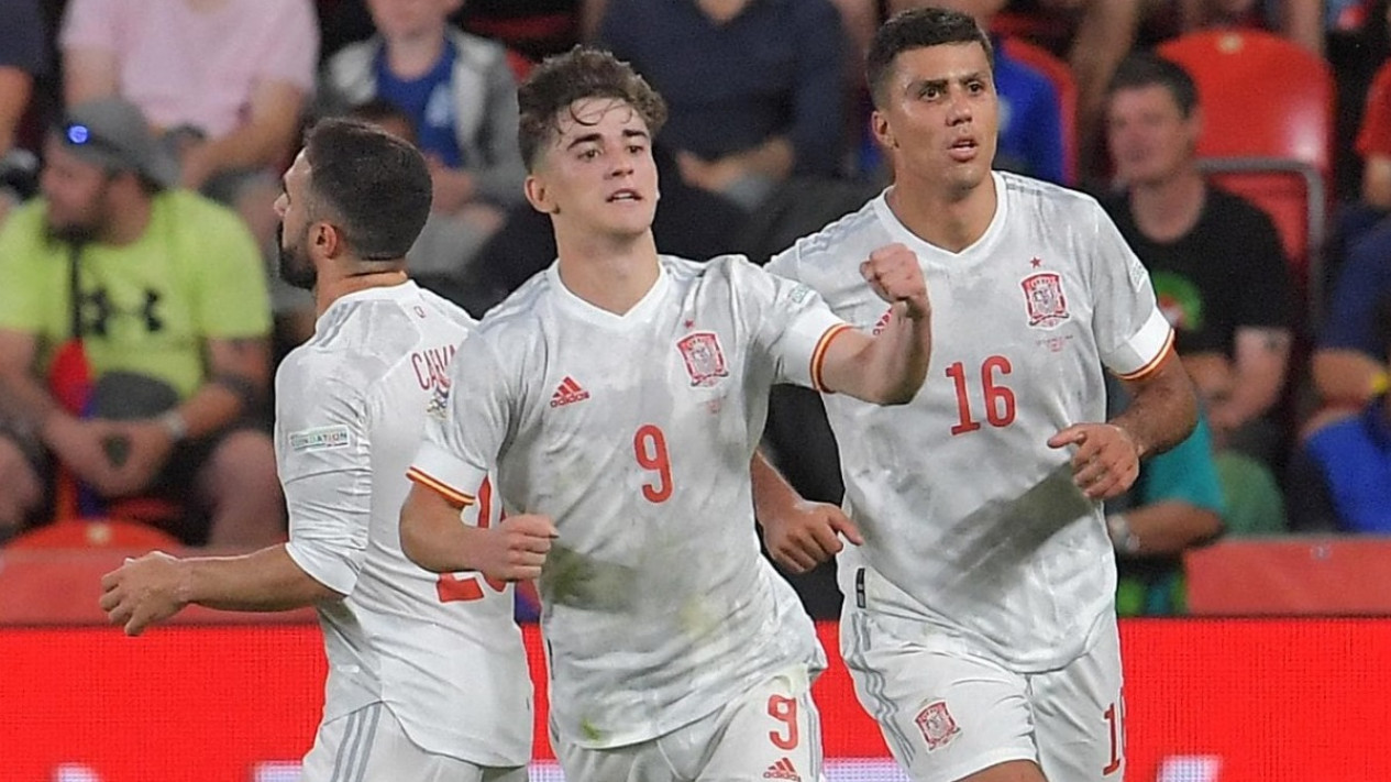 Lewati Rekor Ansu Fati, Pablo Gavi Resmi Jadi Pencetak Gol Termuda Timnas Spanyol
            - galeri foto