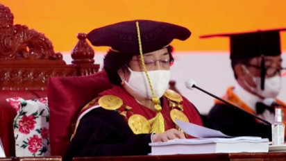 Megawati Soekarnoputri Hadiri Sidang Promosi Doktor Di Unhan, Jadi Penguji Disertasi Sekjen PDIP Hasto Kristiyanto