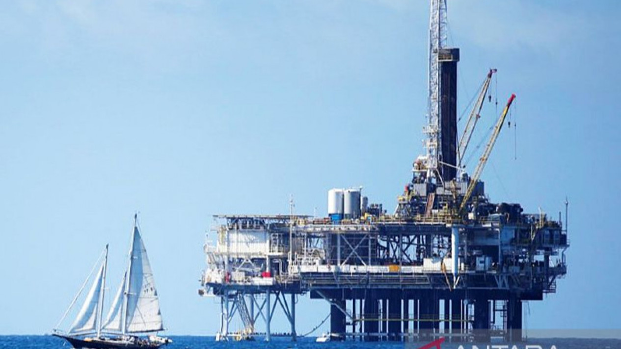 Minyak Turun tipis di Tengah Kesepakatan OPEC+ dan Didukung Kenaikan Harga Arab Saudi
            - galeri foto