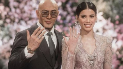 Intip 5 Momen Pernikahan Deddy Corbuzier dan Sabrina Chairunnisa, Mewah dan Penuh dengan Dekorasi Bunga-Bunga