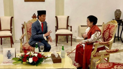 Presiden Jokowi dan Megawati Soekarnoputri Berbincang Empat Mata di Istana Negara