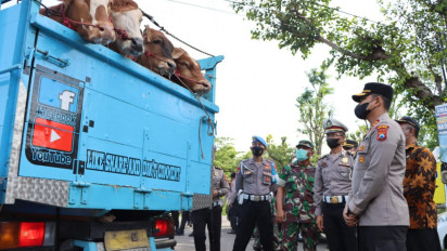 Cegah PMK Meluas, Polisi di Probolinggo Sekat Perbatasan Antar Kabupaten