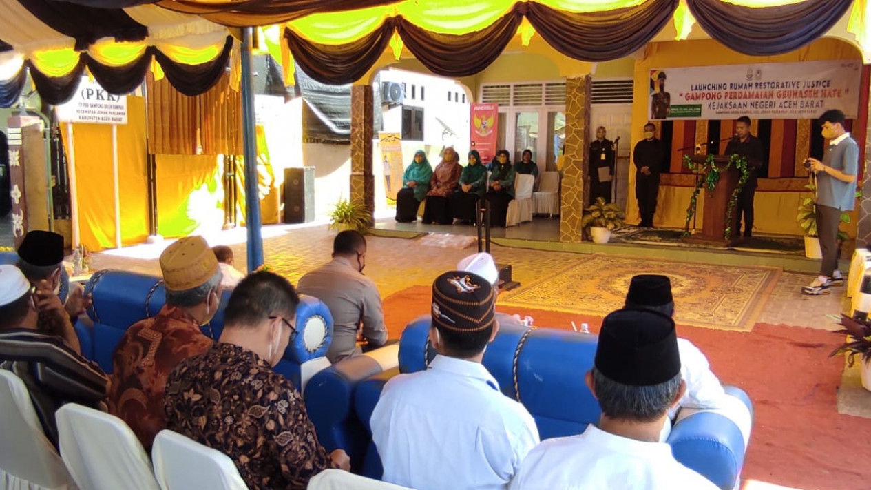 Rumah ‘Restorative Justice’ Diresmikan, Jaksa: Bisa Solusi Tangani Kelebihan Kapasitas Lapas
            - galeri foto