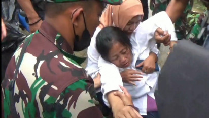 Heboh, Seorang Ibu Kesurupan Ditengah Berlangsungnya Kegiatan Penyuluhan. Peristiwa Itu Bermula Adanya Suara Misterius