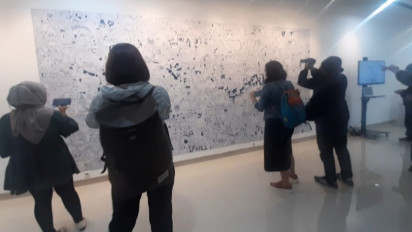 Sentuhan Teknologi Dalam Imajinasi The Great Story Of The Infinite Drawing Karya Elly Oldman