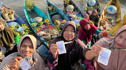 Pedagang Pasar Apung Kalimantan Selatan Melek Teknologi, Bayar Bisa Pakai QRIS