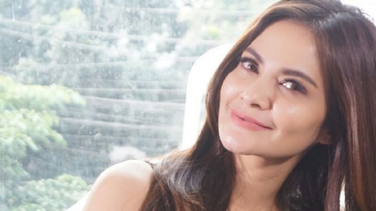 Transformasi Cut Tari dari Dulu Sampai Sekarang, Kecantikannya Malah Semakin Menjadi-jadi, Padahal Usianya Sudah Kepala 4
            - galeri foto