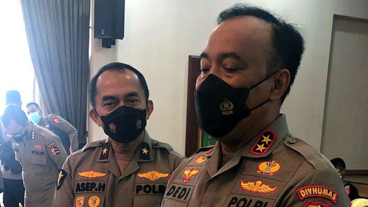 Buntut Konvoi, Ali Zamroni Pimpinan Khilafatul Muslimin Cirebon Ditangkap
            - galeri foto