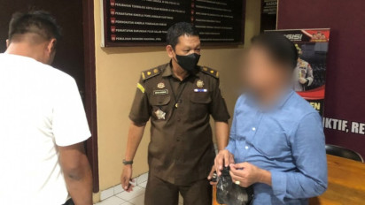 Tersangka AAS pelaku Korupsi Pengadaan Truk Sampah Menyerahkan Diri ke Kejari Gowa