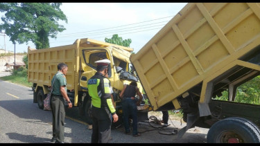 Dua Unit Truk Terlibat Kecelakaan di Paluta, Sopir Tewas