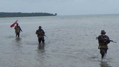 1 Batalyon Lantamal IV Berhasil Pertahankan Pantai dari Musuh Asing