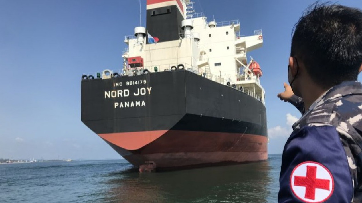 TNI AL: Kapal Tanker Langgar Teritori Indonesia Hindari Biaya dari Singapura
            - galeri foto