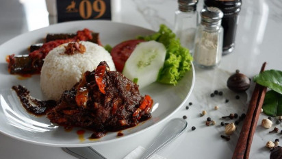 Heboh! Rumah Makan Padang Jual Makanan Olahan Babi, Netizen Geram