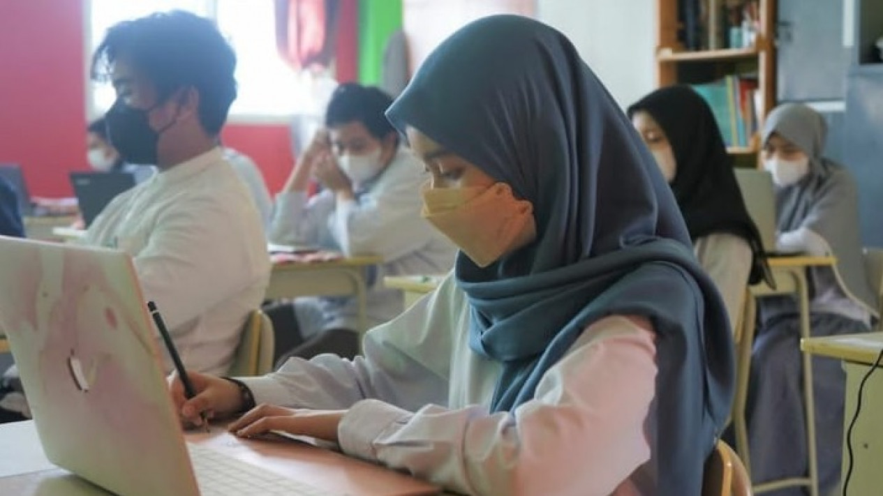 Tidak Ada Titip-Titipan di PPDB SMP Surabaya, Semua Diporses Digital dan Transparan
            - galeri foto