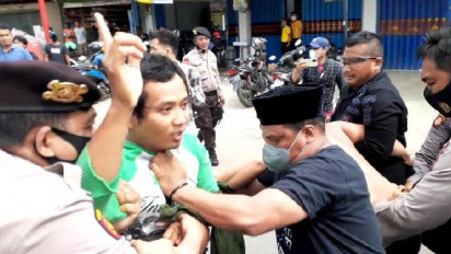 Penangkapan 2 Pengurus Khilafatul Muslimin di Lampung Berlangsung Ricuh, Polisi Sita 4 Brankas Berisi Uang Tunai Rp2 Miliar