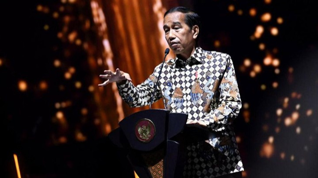 Bertemu Tim Tujuh Relawan, Jokowi: Saya Sebetulnya Sudah Lama Kangen
            - galeri foto