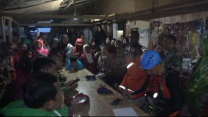 Pencarian Tiga Pelajar SMK Hanyut di Sungai Lubuak Tongga Dilanjutkan Minggu Pagi