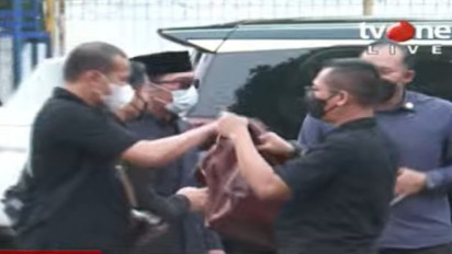 Serah Terima Jenazah Eril dari Pihak Kemenlu ke Keluarga