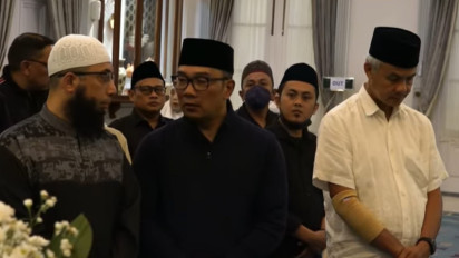Malam-malam, Ganjar Pranowo hingga Ustaz Khalid Basalamah Bertakziah ke Rumdin Ridwan Kamil Doakan Eril