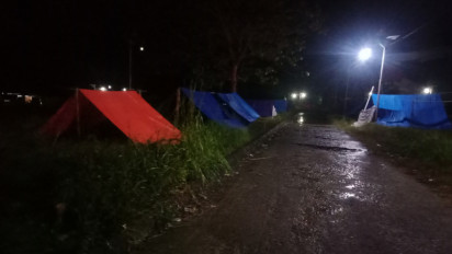 Tak Layak Ditempati Akibat Terendam Banjir, Ratusan Korban Gempa Mamuju Tinggalkan Tenda Pengungsian di Stadion Manakarra