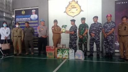 Bantuan Korban Gempa Mamuju Yang Diangkut Dengan Kapal KRI 590 Makassar Tiba di Lanal Mamuju