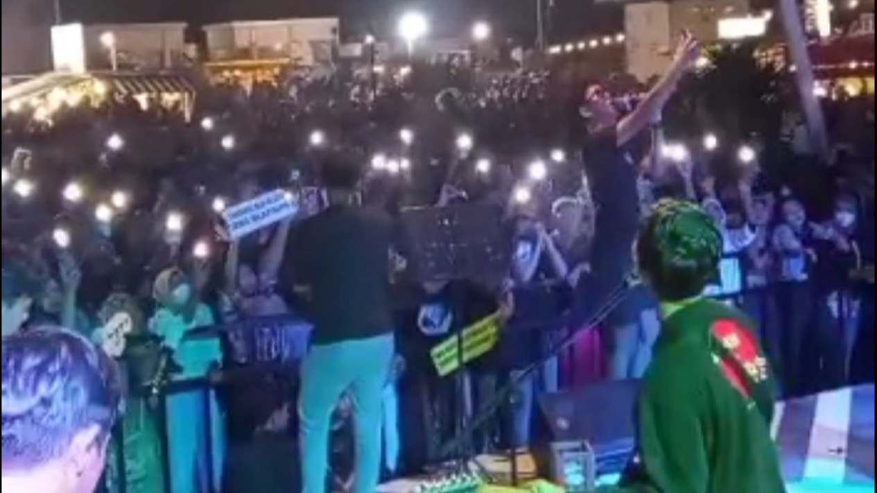 Buntut Konser Ricuh di Sky Seven Lippo Plaza Yogyakarta, Panitia Minta Maaf
            - galeri foto