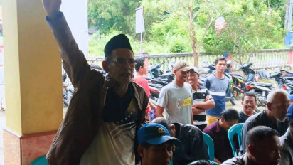 Ratusan Hektare Tambak Ikan Jebol, Petambak Gelar Aksi Protes Proyek Reklamasi Kawasan JIIPE