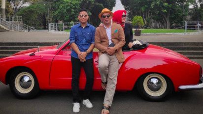 Salut! Ternyata Ini Alasan Eril Rela Kerja Sampingan Buka Jasa Sewa Mobil Antik, Uangnya Untuk Berbagi dan Kegiatan Sosial