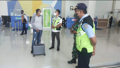 Bercanda Bawa Bom, Mantan Bupati Buton Selatan Diturunkan Dari Pesawat