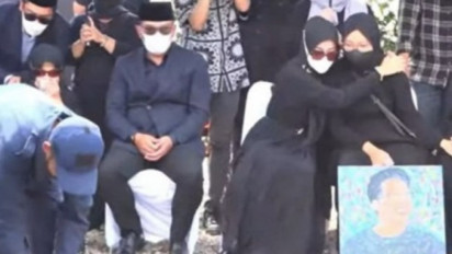 Cerita Ridwan Kamil Malah dapat Ucapan Selamat Lebaran dan Dikira Halal bihalal Saat Pemakaman Eril, Netizen: Kudu Terharu Apa Ketawa Nih?