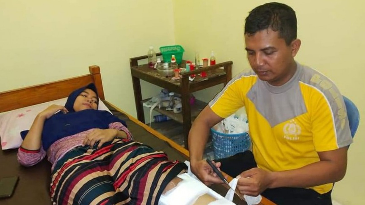 Bripka Lanjar Pamuji, Polisi Ahli Patah Tulang Asal Kebumen yang Tanpa Pamrih Mengobati Masyarakat
            - galeri foto