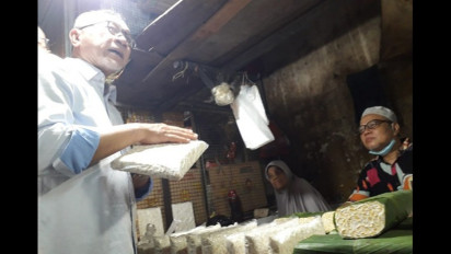 Pedagang Tempe Keluhkan Harga Kedelai Impor, Mendag Zulhas: Saya Borong Semua