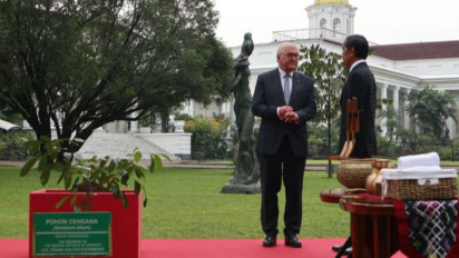 Jokowi Terima Kunjungan Presiden Jerman di Istana Bogor, Tanam Pohon Cendana Bareng
