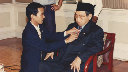 Mantan Ajudan Cerita Soal 'Tamu Ajaib' yang Datang Ke Kediaman Gus Dur: Minta 100 Juta, Katanya Dijanjikan Gus Dur Lewat Mimpi