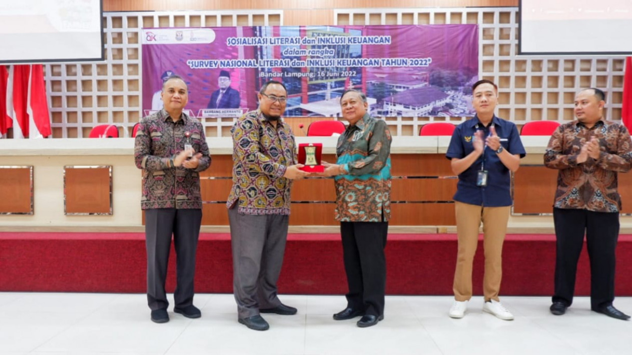 OJK Ajak Pemkot Bandar Lampung Dorong Peningkatan Literasi dan Inklusi Keuangan Masyarakat
            - galeri foto