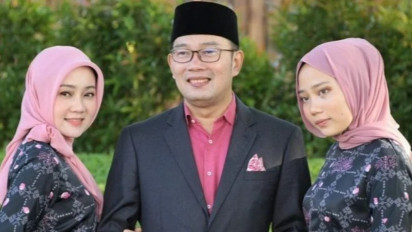 Hari Pertama Setelah Cuti Ridwan Kamil Hadiri Wisuda Zahra
