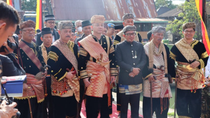 Perkuat Fungsi Tokoh Adat dengan Restorative Justice, Kapolda Sumbar Diberi Gelar Adat Minangkabau