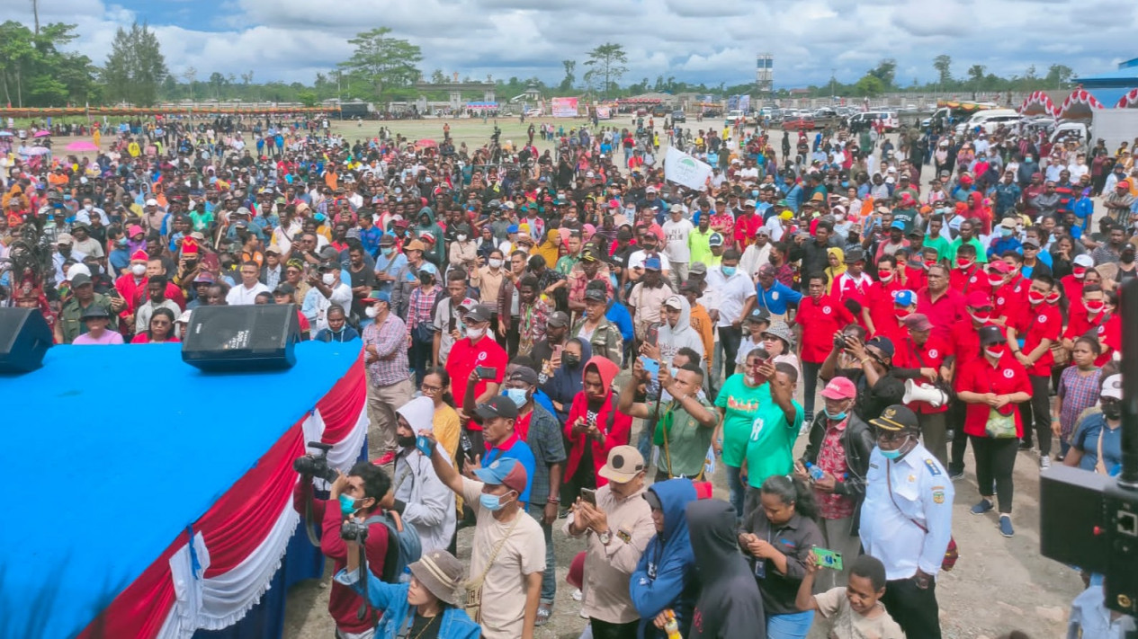 Ribuan Warga Deklarasi Dukung Otsus dan DOB dan Otsus Papua, Bupati Mimika: Terima Kasih Pak Jokowi
            - galeri foto