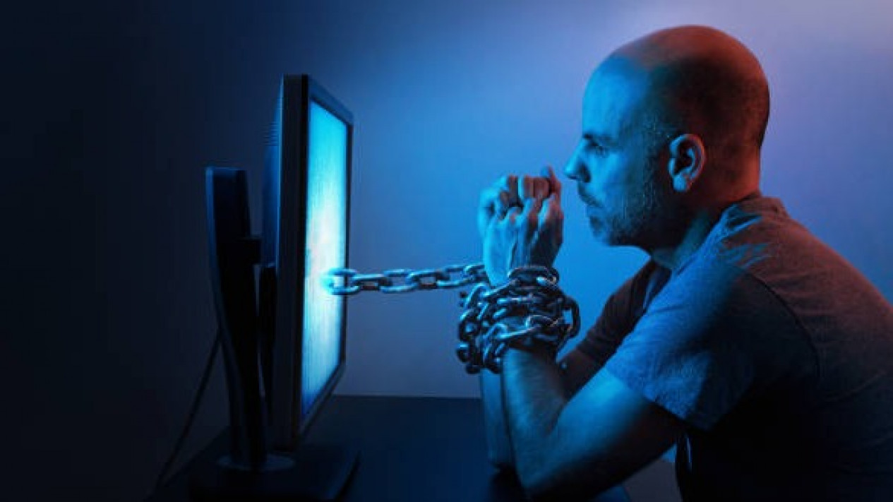 Akibat Batal Menikah, Seorang Pria di Makassar Sebar Video Porno Mantan Kekasih
            - galeri foto