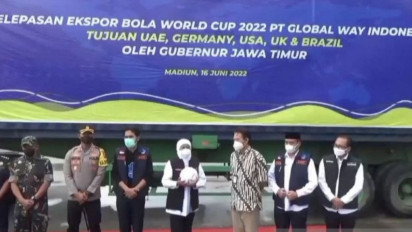 Gubernur Jawa Timur Lepas Ekspor Bola untuk Piala Dunia 2022