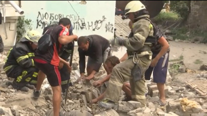 Serangan Udara Pasukan Militer Rusia di Wilayah Lysyxchansk Ukraina Tewaskan Sidikitnya Empat Orang dan 7 Luka